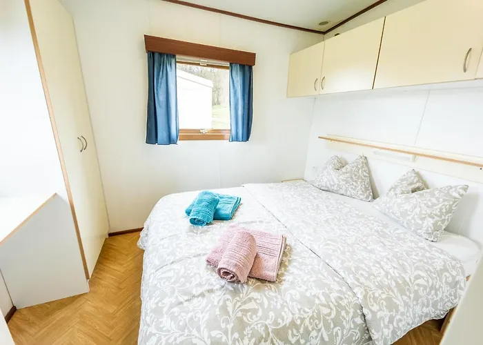 Mobilheim - Vyrovicka Prehrada Campingplatz *